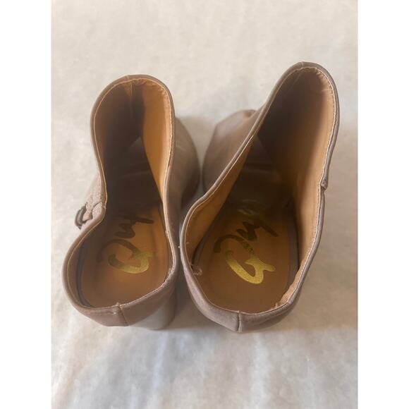 Qupid Taupe Slip On 4 in Heel Bootie Womens Size 9 Faux Lace Up Side Detail Mule - Picture 4 of 7